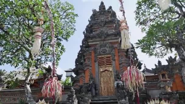 Oude Indonesische tempel. — Stockvideo