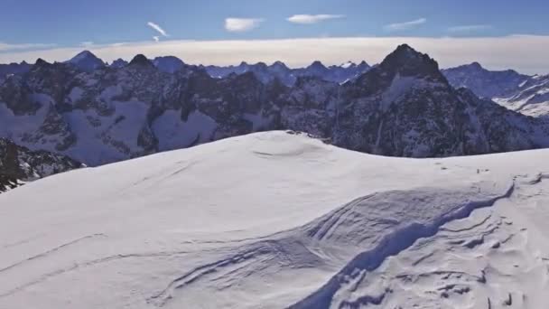 Luchtfoto van de Franse bergen — Stockvideo