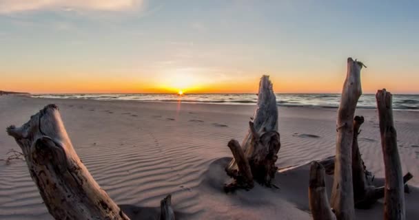 Lapso temporal de puesta del sol en el mar — Vídeo de stock