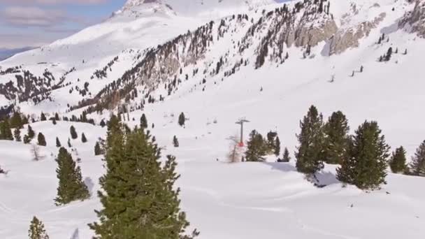 Lyžařské středisko v italských Alpách — Stock video