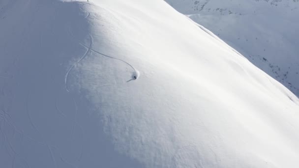 高山冬季滑雪板 — 图库视频影像