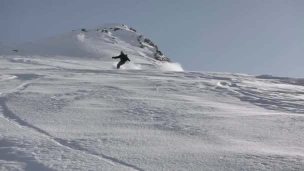 Téli Snowboardozás Hegyekben Természet — Stock videók