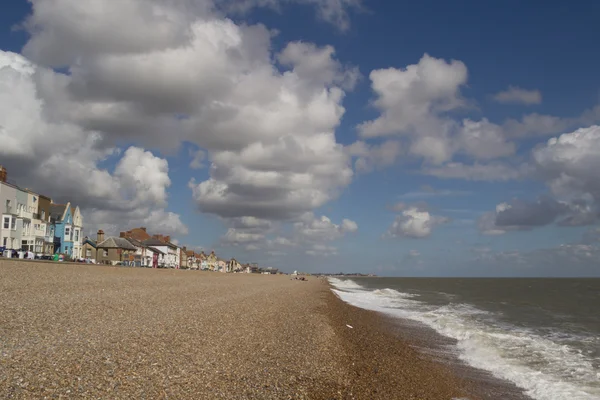 Aldeburgh zee strand — Stockfoto