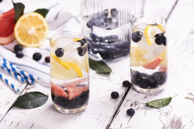 Ev yapımı yaz kokteyl serinletici