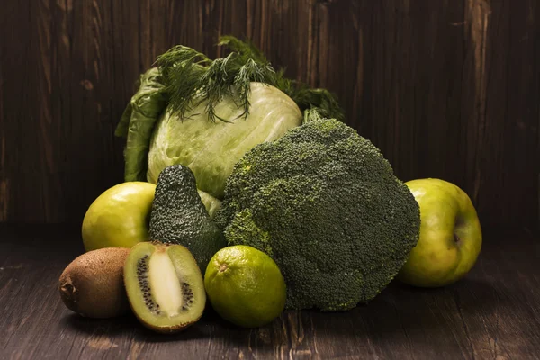绿色有机蔬菜和水果 — 图库照片