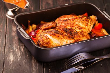 Fırında sebzeli ızgara tavuk