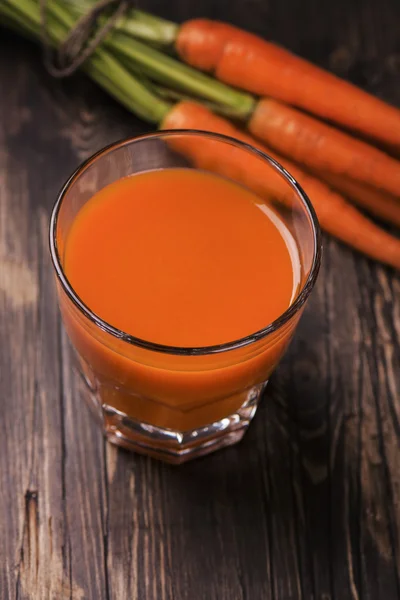Ποτήρι χυμό καρότο φρέσκος — Φωτογραφία Αρχείου