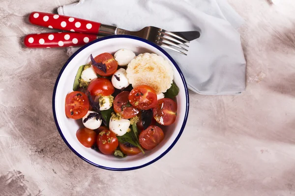 Fresh italian caprese salad — Stock Photo, Image