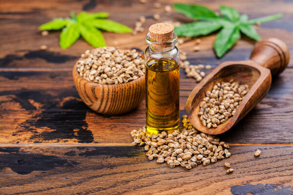 Органические семена конопли и масло