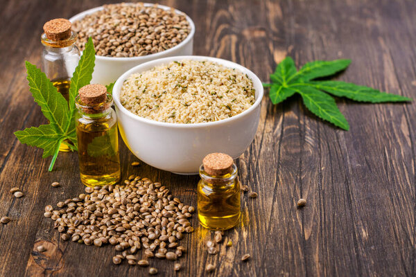Органические семена конопли и масло