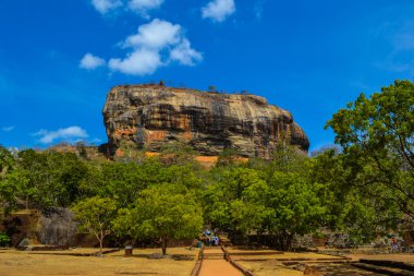 Sri Lanka'da seyahat. Tapınak ve antik kenti Sigiriya