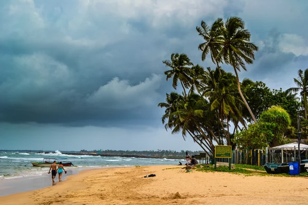 Travel in Sri Lanka. Beach and rest — Stock Photo, Image