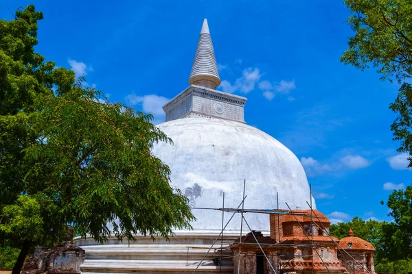 Reizen in Sri Lanka. Tempels in Anuradhapura — Stockfoto