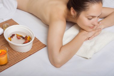 Havlulu kız Spa yatan