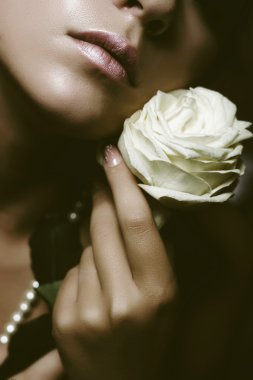 Gül ün için onun yanak basarak kız