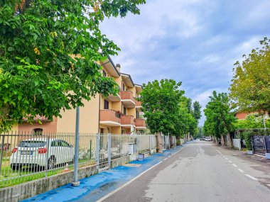 Cesenatiko - İtalya - 13 Eylül 2025: Adriyatik Denizi 'ndeki balıkçı köyüne bakış. Yüksek kalite fotoğraf