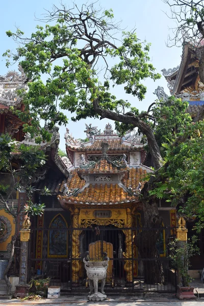 Храм Чау Той в провинции Бинь Дуонг, Вьетнам — стоковое фото