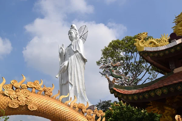 Big statue of Bodhisattva at Buddhist Chau Thoi temple, Binh Duong, Vietnam — Stock Photo, Image