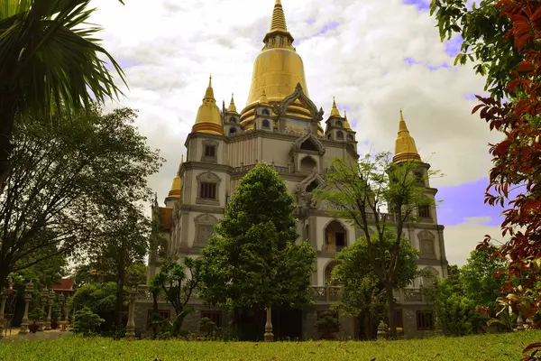 BUU Long ναό στο Ho Chi Minh city, Βιετνάμ — Φωτογραφία Αρχείου