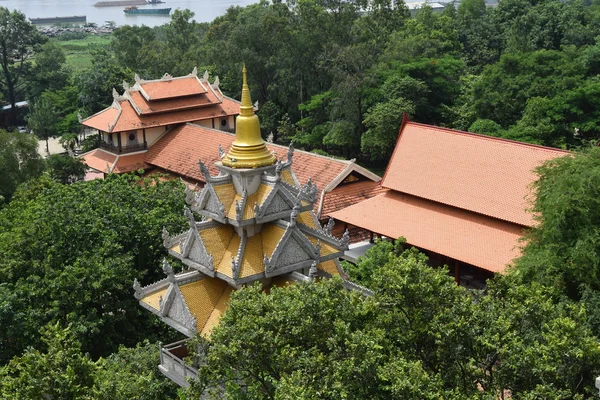 在越南胡志明市屋顶上 Buu 长寺鸟瞰图 — 图库照片