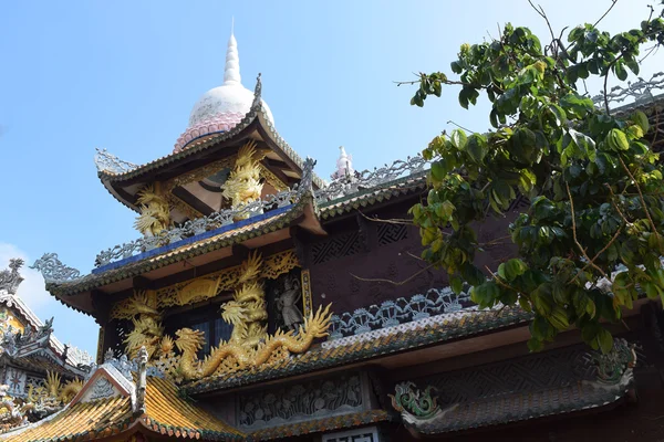 Temple Chau Thoi dans la province de Binh Duong, Vietnam — Photo