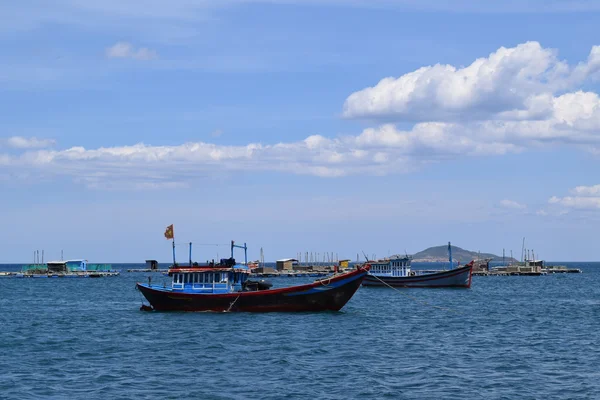 Traditionelle Fischerboote im Meer von Vietnam — Stockfoto