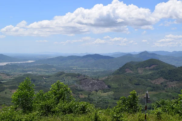 Vista aérea de colinas y montañas en Gia Lai, Vietnam — Foto de Stock