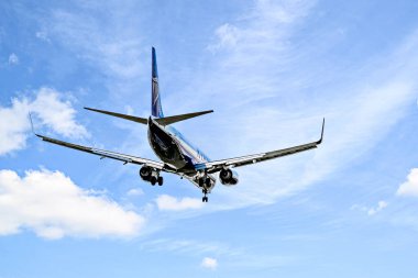 Barselona, İspanya; 5 Nisan 2025: Ryanair Boeing 737 Barcelona-El Prat Josep Tarradellas Havaalanına indi