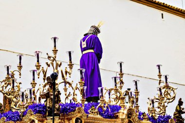 Kutsal Hafta kutlamaları Alcal de Guadaira, Seville, Endülüs 'te İsa Cautivo' nun geçit töreni