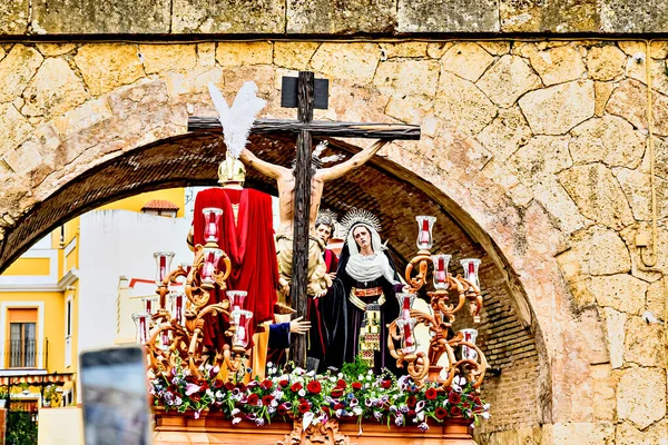 Alcal de Guadaira, Seville, Endülüs 'te Üçüncü Kelime Kardeşliği ile Kutsal Hafta kutlamaları