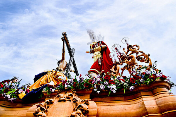 Празднование Страстной недели с Братством Третьего Слова в Алькаль-де-Гуадайра, Севилья, Андалусия