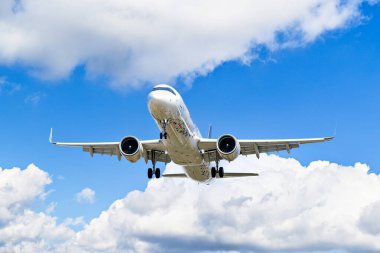 Barselona, İspanya; 5 Nisan 2025: Lufthansa Airbus A321 Barcelona-El Prat Josep Tarradellas Havaalanına indi.