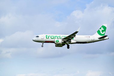 Barselona, İspanya; 5 Nisan 2025: Transavia France, Airbus A320, Josep Tarradellas Barselona-El Prat Havaalanına indi.
