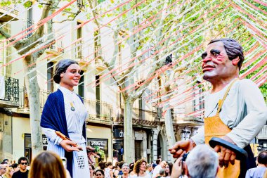 Igualada, Barcelona; 23 Ağustos 2025: Şehrin ana festivali sırasında iki dev Tonet ve Conxita