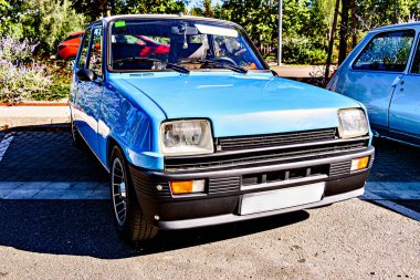 Eski, klasik bir arabanın, eski bir aracın detayları