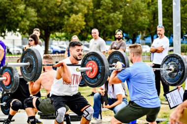 Granollers, Barcelona; 25 Ekim 2025: Ranxo de Granollers Crossfit Bufalo Oyunları katılımcıları