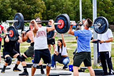 Granollers, Barcelona; 25 Ekim 2025: Ranxo de Granollers Crossfit Bufalo Oyunları katılımcıları