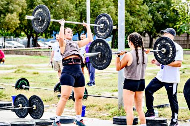 Granollers, Barcelona; 25 Ekim 2025: Ranxo de Granollers Crossfit Bufalo Oyunları katılımcıları