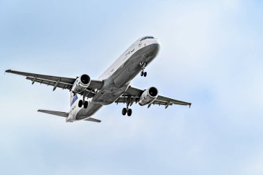 Barselona, İspanya; 5 Nisan 2025: Lufthansa Airbus A321 Barcelona-El Prat Josep Tarradellas Havaalanına indi