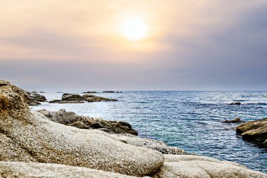 Costa Brava 'daki Cam de Ronda sahil yolunun güzel deniz manzarası, Platja d' Aro 'dan Sant Antoni de Calonge' a kadar. Cala del Pi