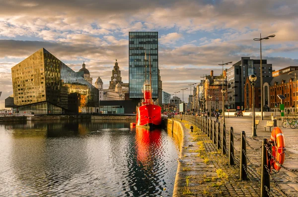 Zachód słońca nad Liverpool Waterfront — Zdjęcie stockowe