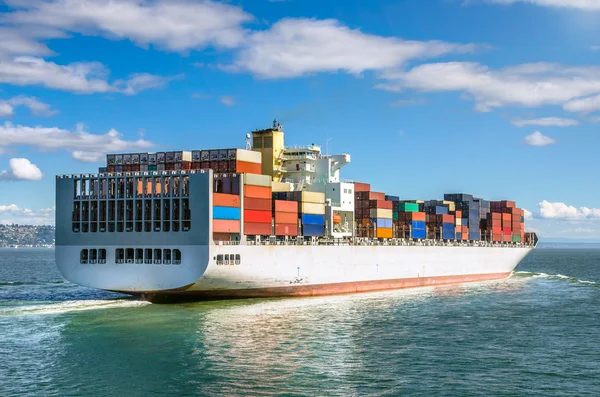 Großes Containerschiff — Stockfoto