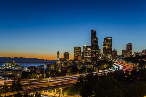 Seattle skyline på twilight — Stockfoto