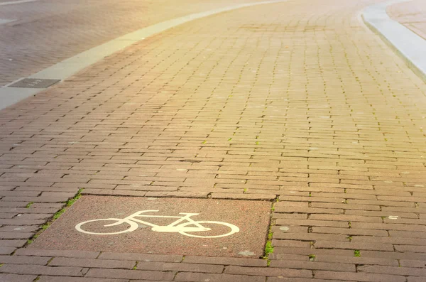 Brick cykel Lane vid solnedgången — Stockfoto