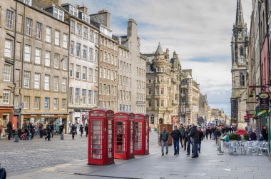 Edinburgh şehir merkezi üzerinde bulutlu - kış günü