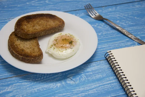 Desayuno, huevo escalfado — Foto de Stock