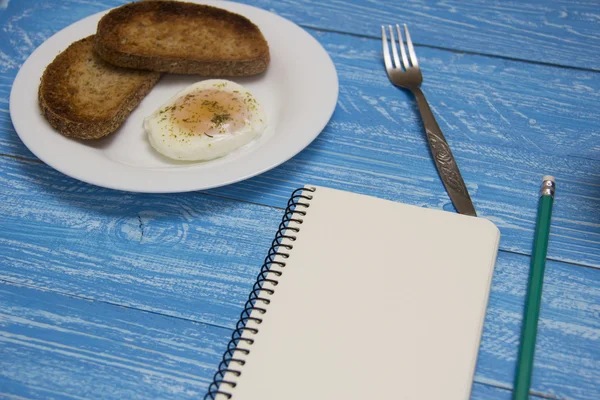 Desayuno, huevo escalfado — Foto de Stock