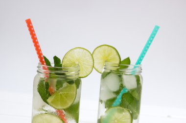 Geleneksel yaz içki mojito