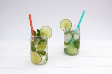 Geleneksel yaz içki mojito