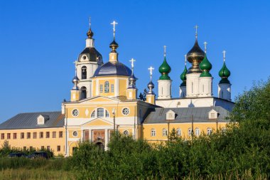 Nicholas Shartomsky Manastırı, yaz günü